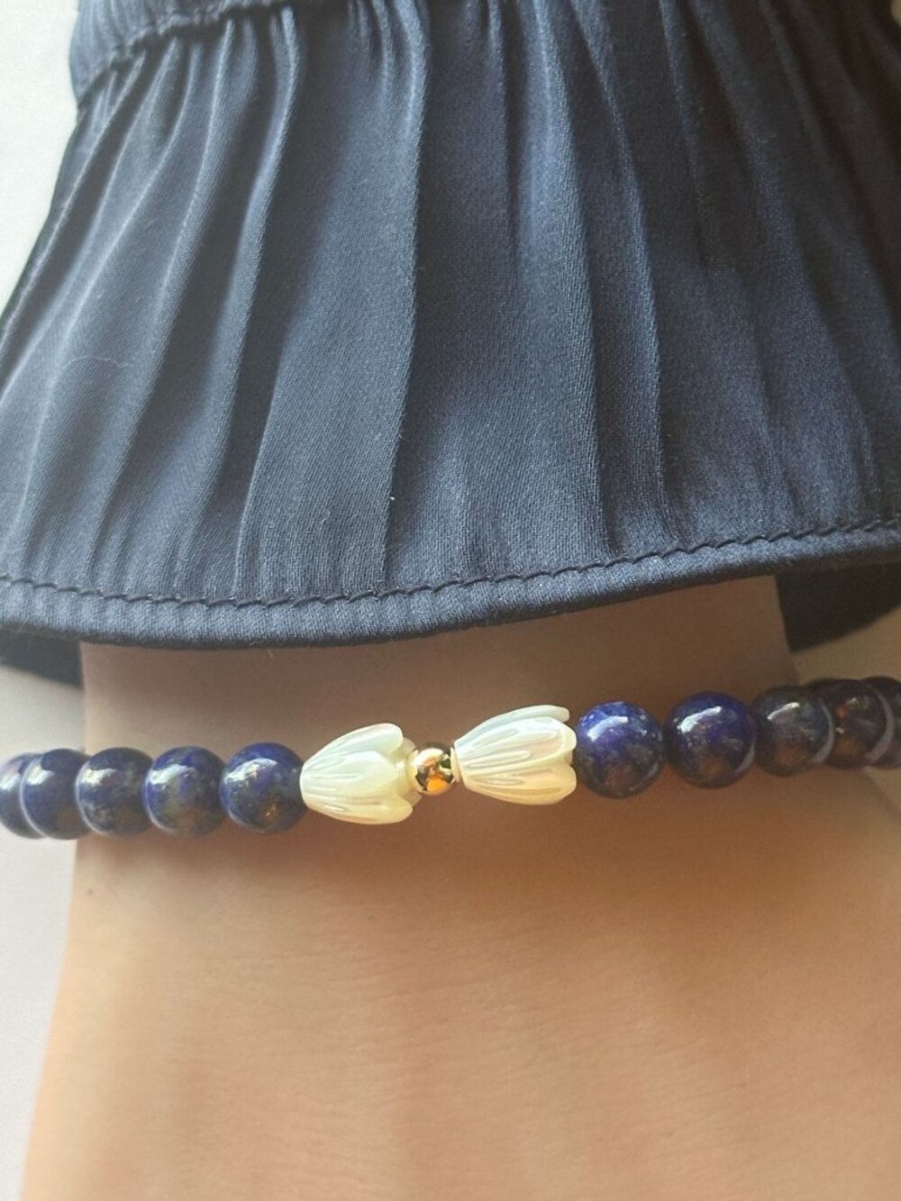 Natural 6mm Gemstone Stretch Bracelet Lapis 14K Solid Gold Pikake MOP - Picture 2 of 2